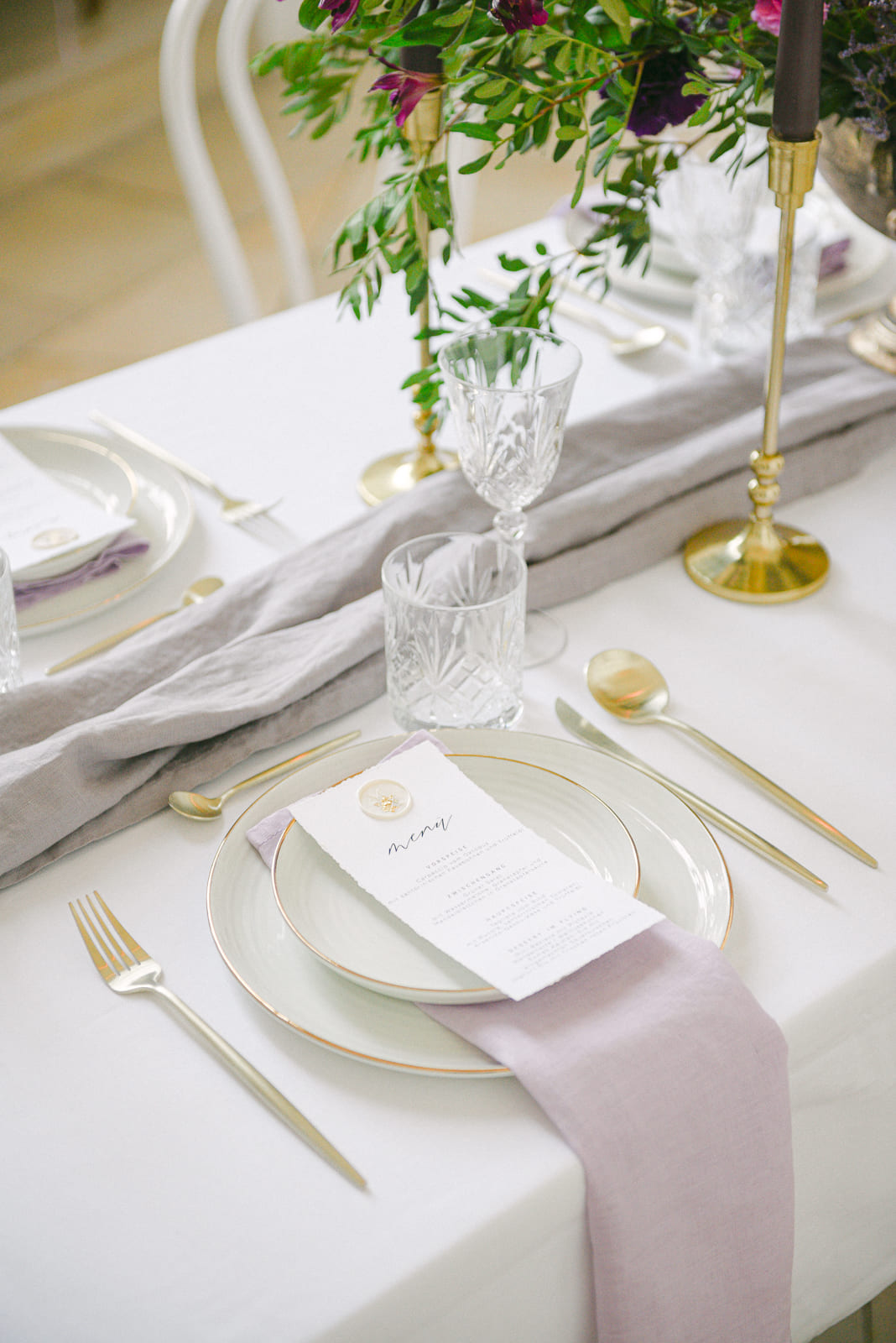 Hochzeitsinspiration Tischdeko lila